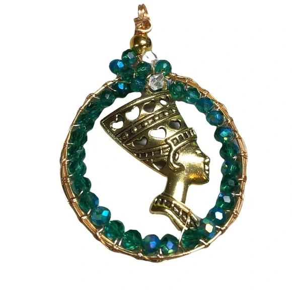 Nefertiti pendant in a wire frame with Czech crystals - Picture 4 of 6